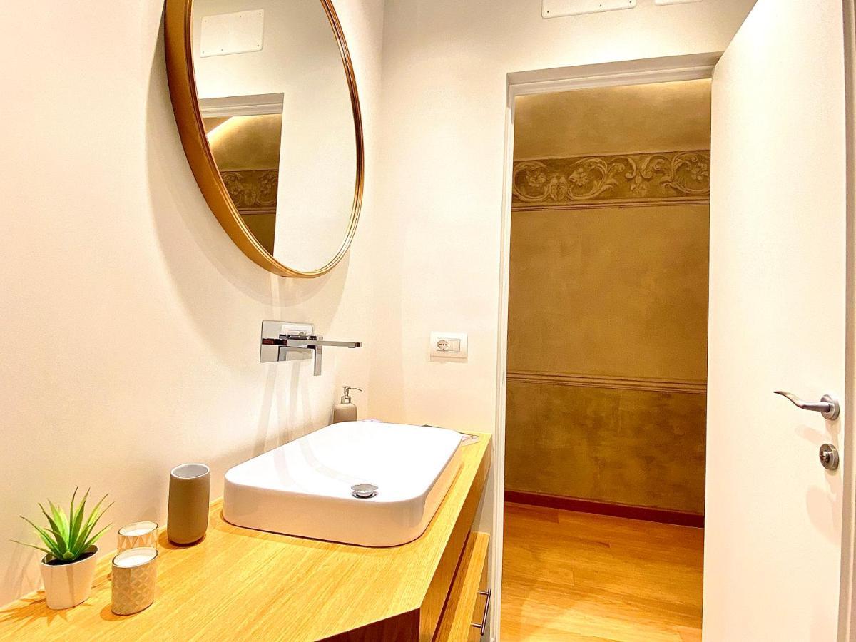 Amazing San Lorenzo 19, Rolli Palace Unesco - Stunning View Overlooking The Cathedral - Free Private Parking- Γένοβα Εξωτερικό φωτογραφία